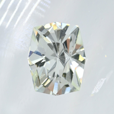 Гроссуляр 1.78 кар. УФ свечение. Танзания. Дизайнерская огранка "Barion"