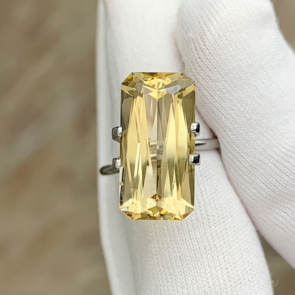 Крупный бразильский! гелиодор 10.04 кар. Почти 2 см! по оси