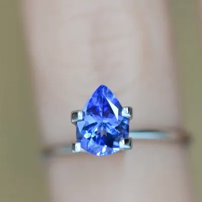 ПРОДАНО ЯРКИЙ И ЧИСТЫЙ КЛАССИЧЕСКИЙ ТАНЗАНИТ 1.52 КАР