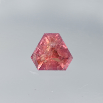 Пеццотаит 0.32 кар. Мадагаскар. Уральская огранка