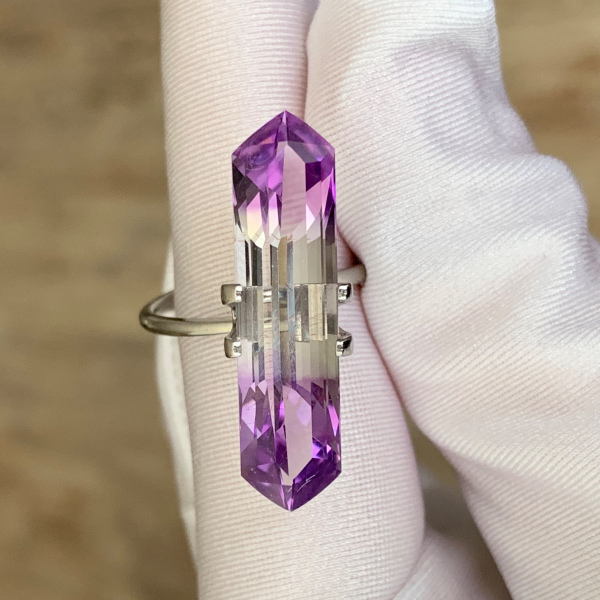 ПРОДАНО Аметист "Песочные часы" 11.11 кар. Дизайнерская огранка