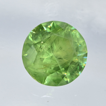 Яркий уральский демантоид 0.85 кар. Без нагрева.