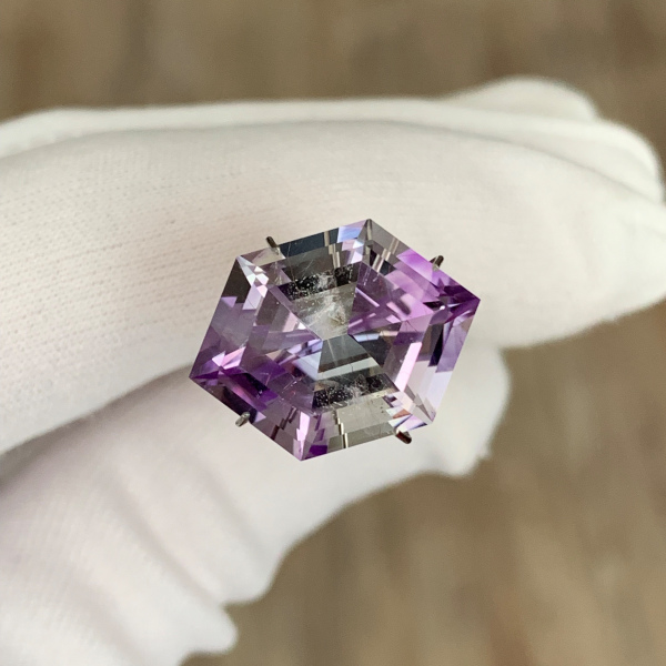 РЕЗЕРВ Аметист "Песочные часы" 9.52 кар. Марокко