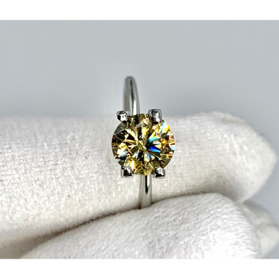 ПРОДАНО Яркий желтый циркон 2.19 кар., Шри-Ланка