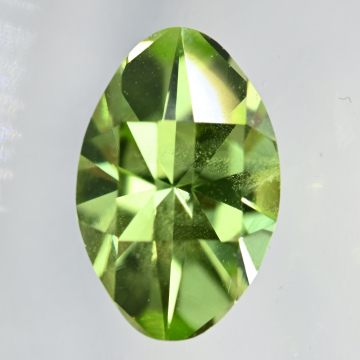 Хризолит 3.19 кар. Огранка "Olive Bar". Сделано на Урале