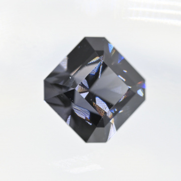 Насыщенная грозовая шпинель 2.32 кар. Огранка  Squiliant