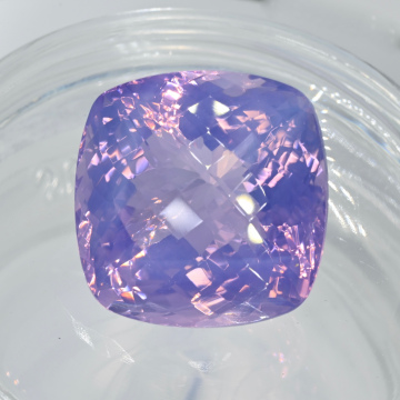 Топовый лавандовый кварц 68.82 кар в дизайнерской огранке