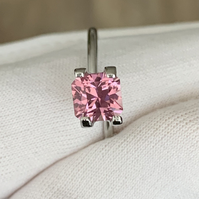 РОЗОВЫЙ ТУРМАЛИН 1.3 КАР. "SQUILLIANT" . СДЕЛАНО НА УРАЛЕ