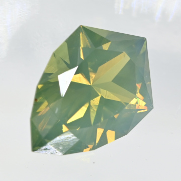 Полихромный сапфир 1.86 кар. Без темообработки!  Дизайнерская огранка (г.Москва)