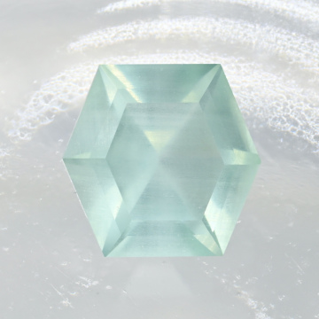 Неоновый шелковый берилл 1.45 кар. Урал