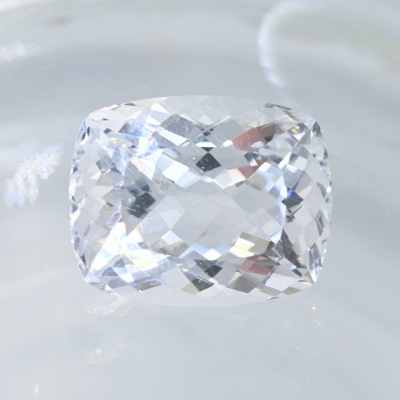 Редкий  поллуцит 13.56 кар.