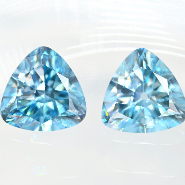 Голубые цирконы Малави 2.32 и 2.64 кар. Сделано в России